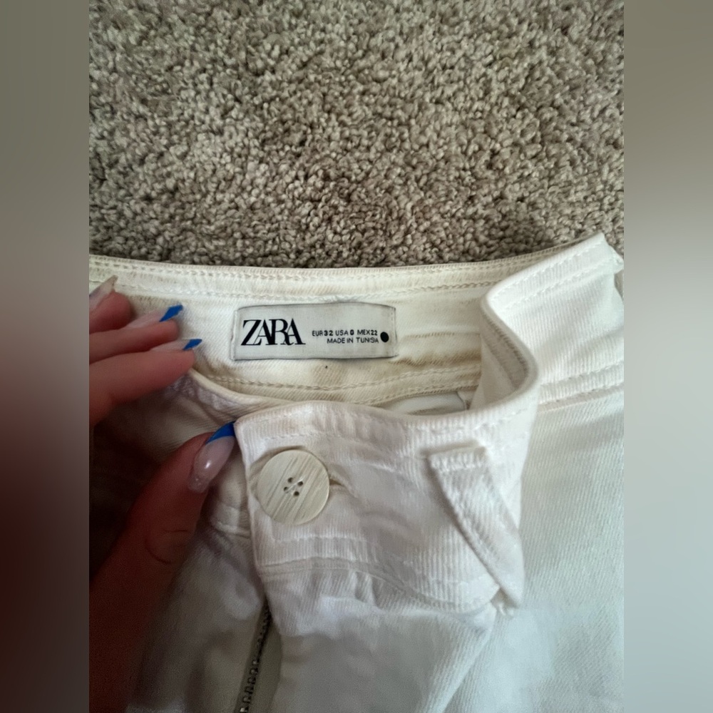 Zara women’s white jeans